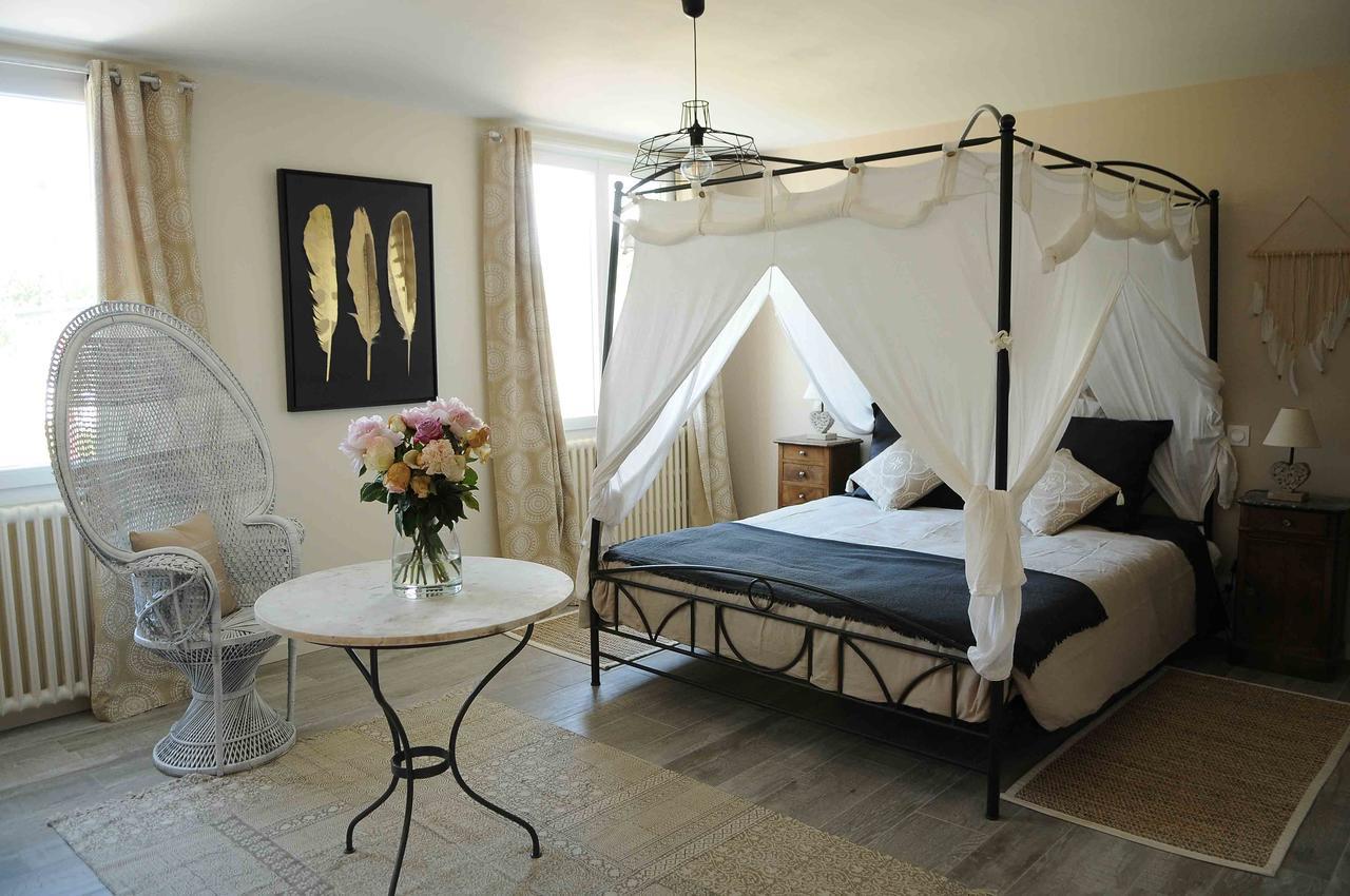 לינה וארוחת בוקר דמגאן Les Loges De L'Ecurie מראה חיצוני תמונה